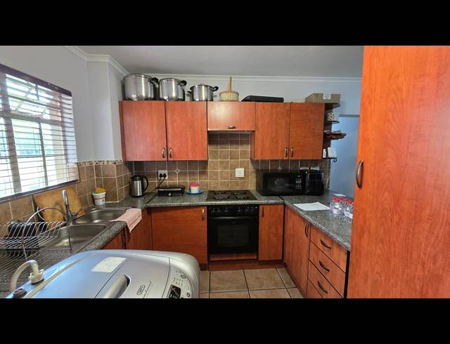 3 BEDROOM SECTIONAL TITLE FOR SALE IN CASTLEVIEW